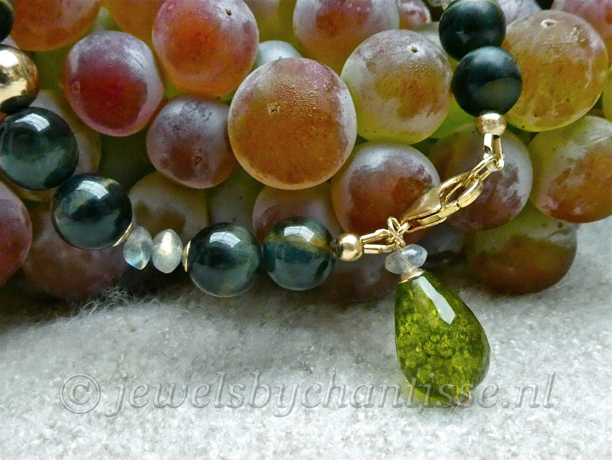 Gold Filled Armband met Valkenoog en Olijfkristal