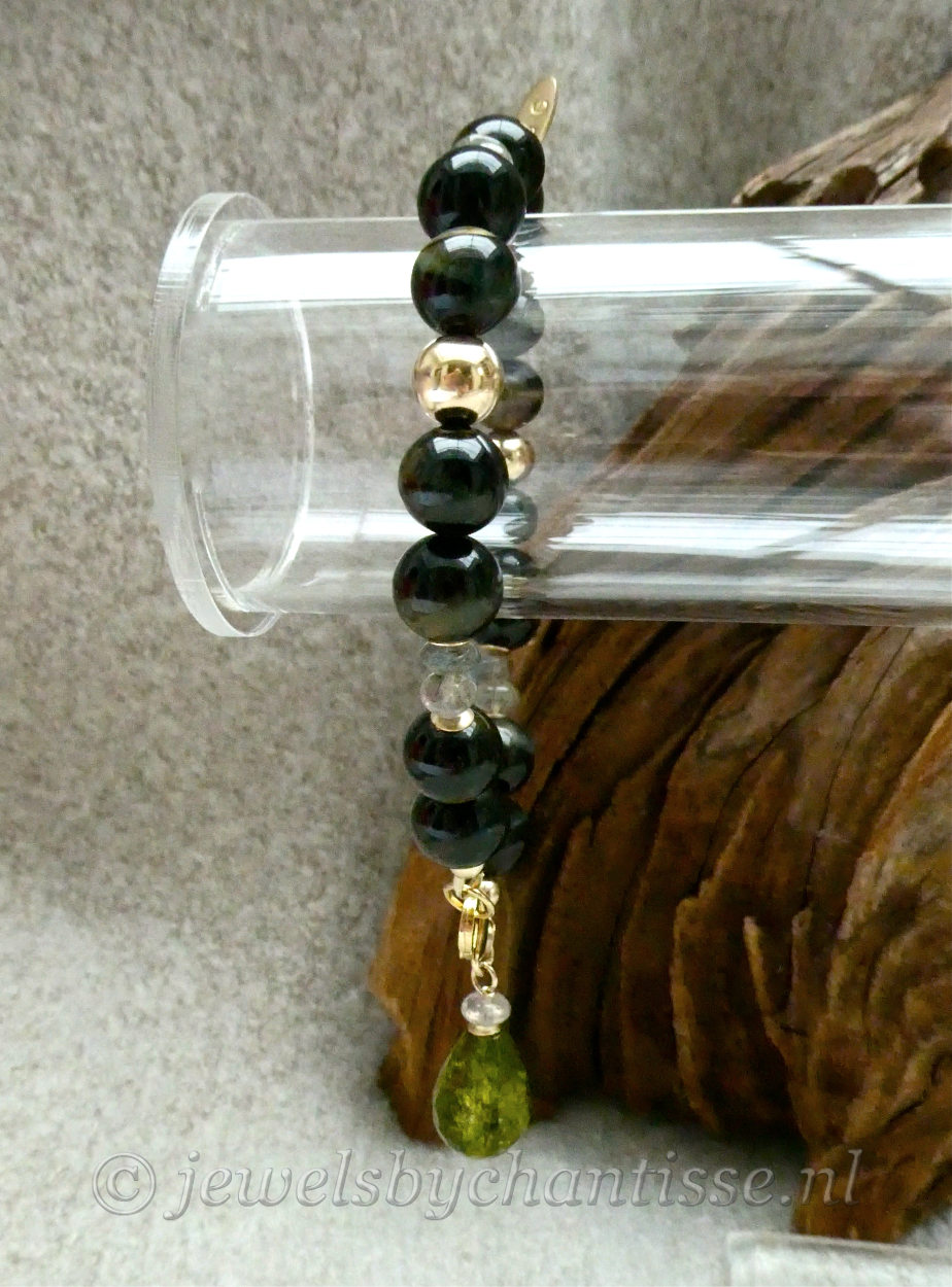 Gold Filled Armband met Valkenoog en Olijfkristal