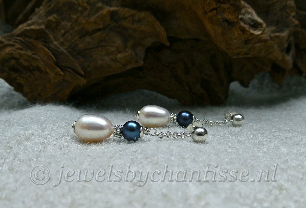 Zilveren Klassieke Pareloorbellen