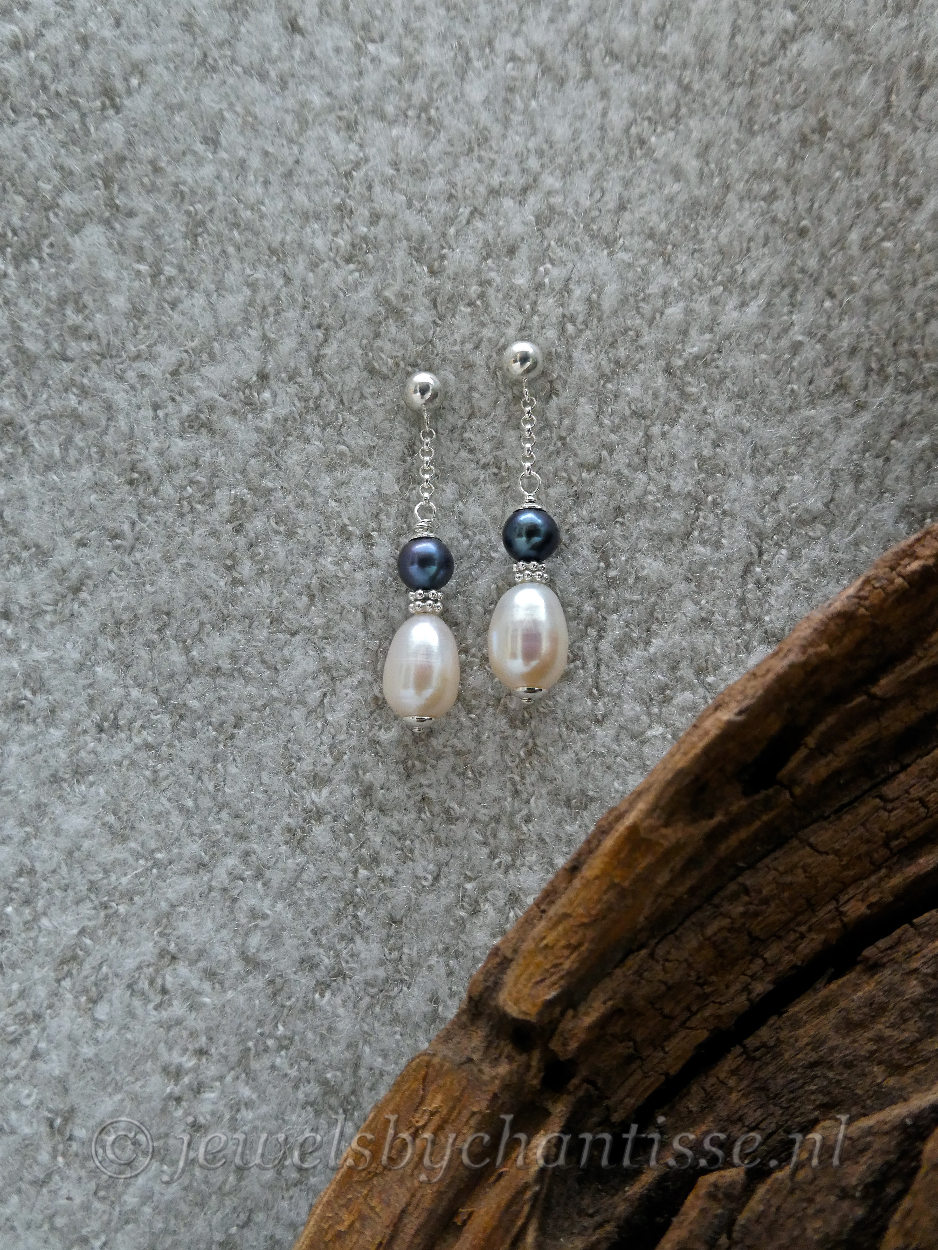 Zilveren Klassieke Pareloorbellen