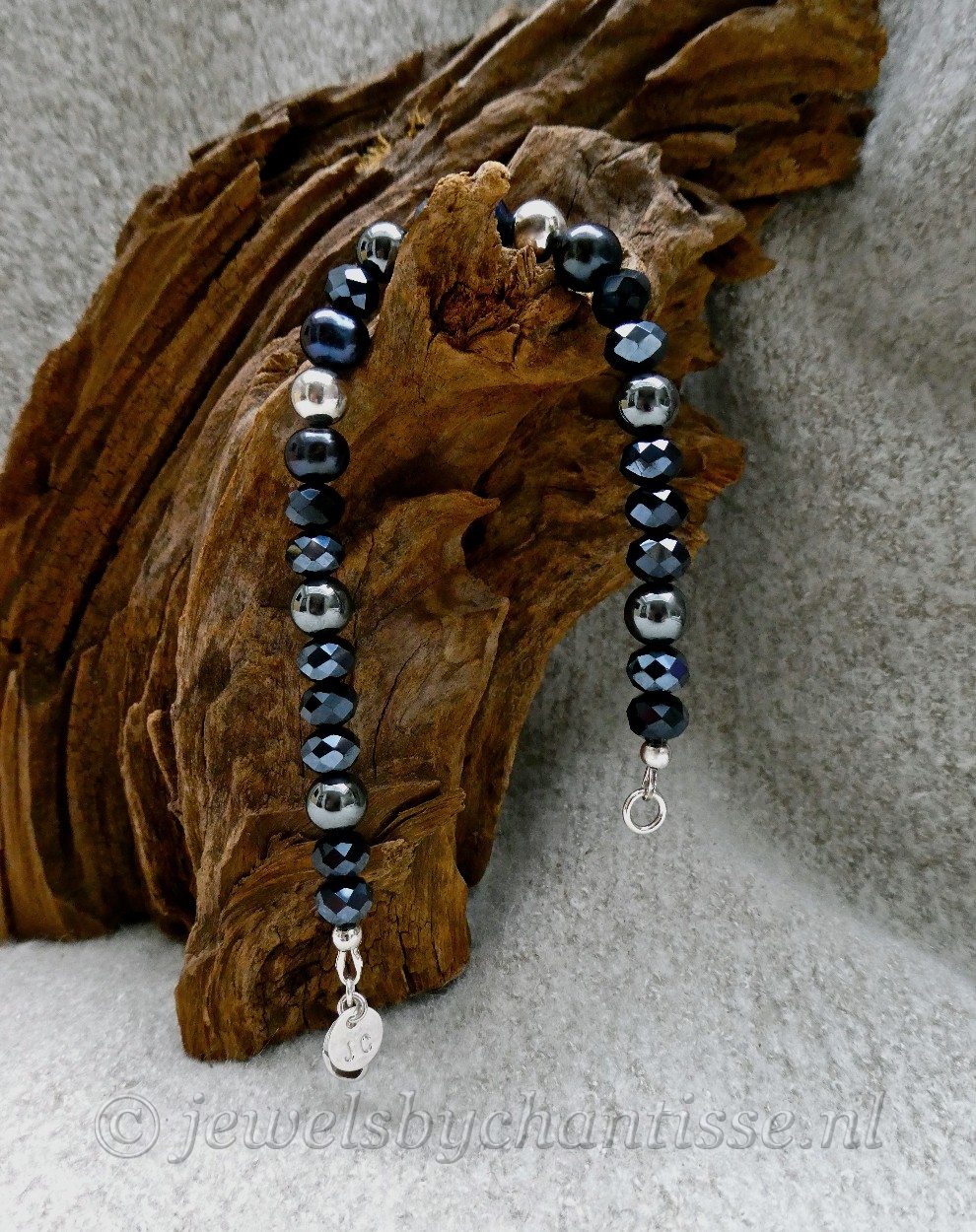 Kristalarmband met Hematiet en Zwarte parels 2 Kristalarmband met Hematiet en Zwarte parels