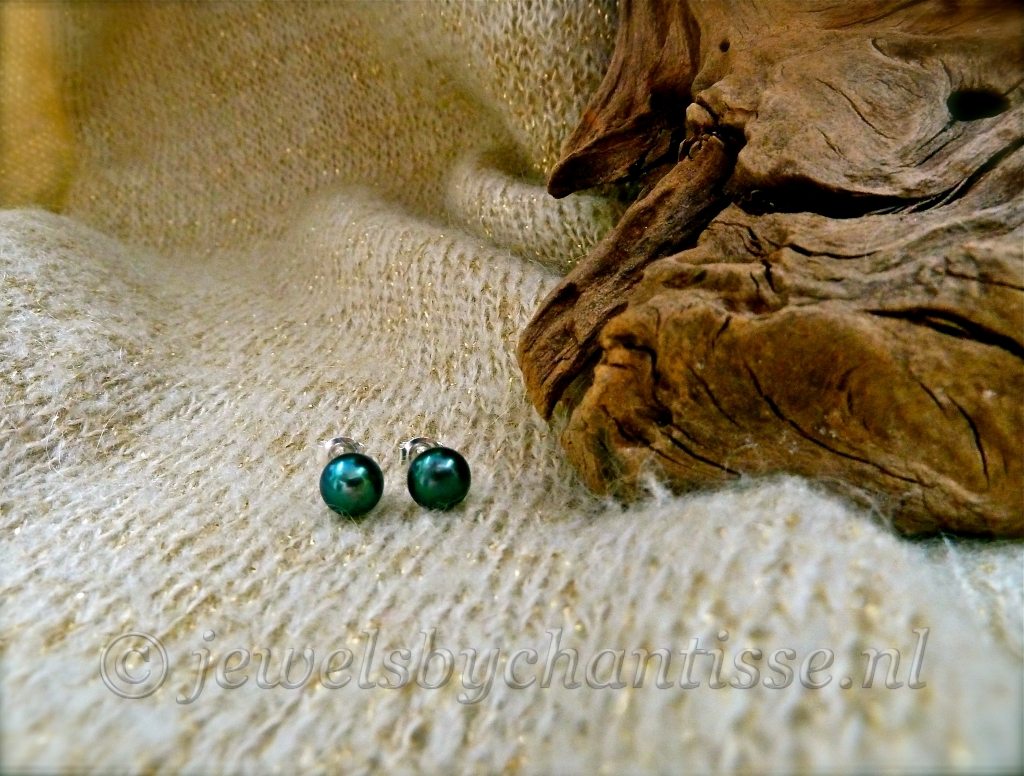 Zwarte Pareloorbellen met Barokparels 3 Zwarte Pareloorbellen met Barokparels