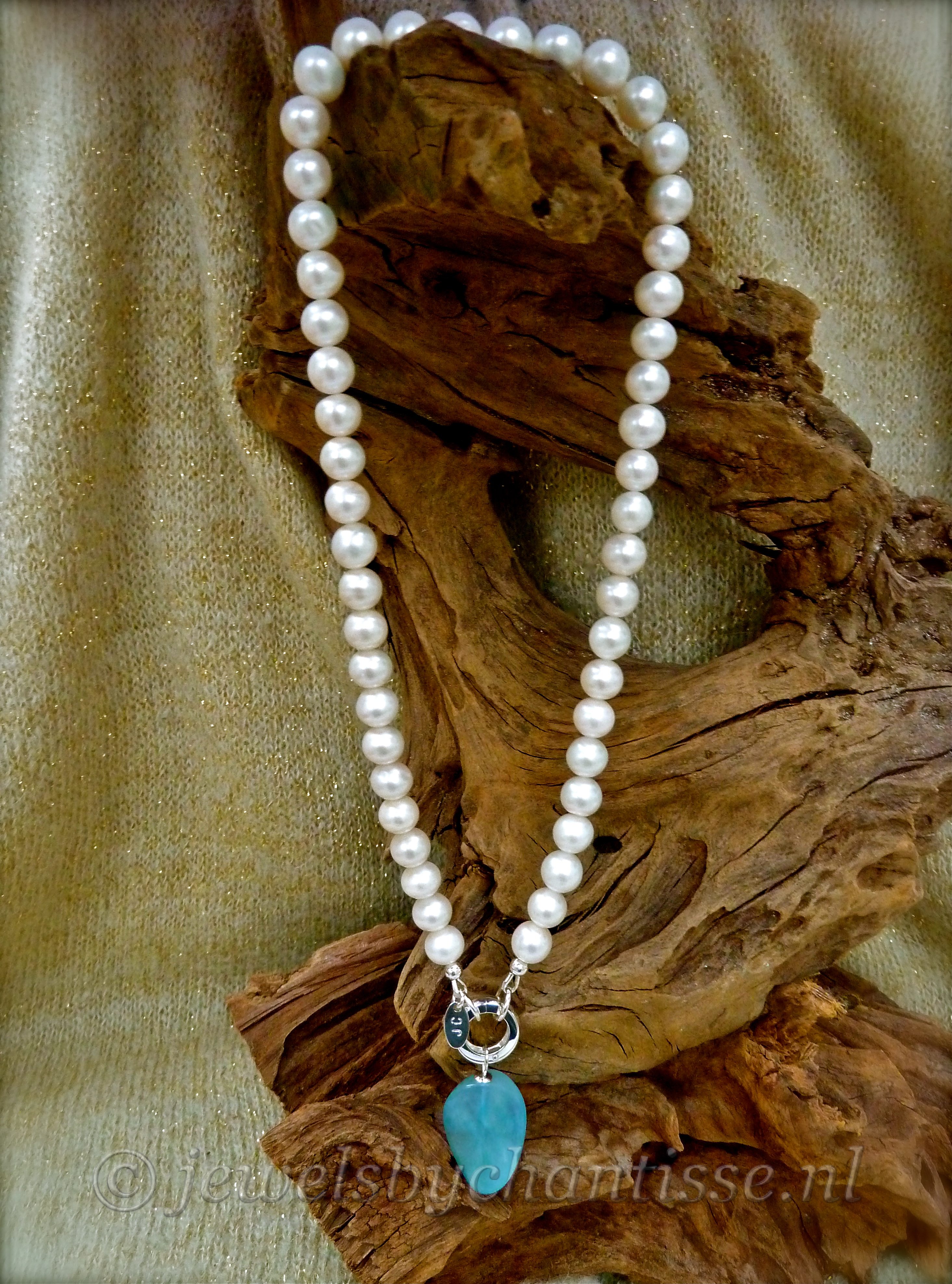 Parelcollier met Zeegroene Jade