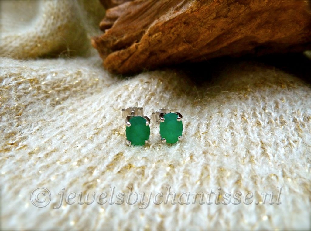 Zilveren Oorstekers met Groene Onyx