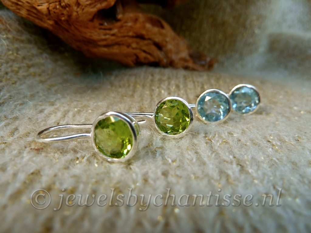 Zilveren Oorbellen met Peridoot