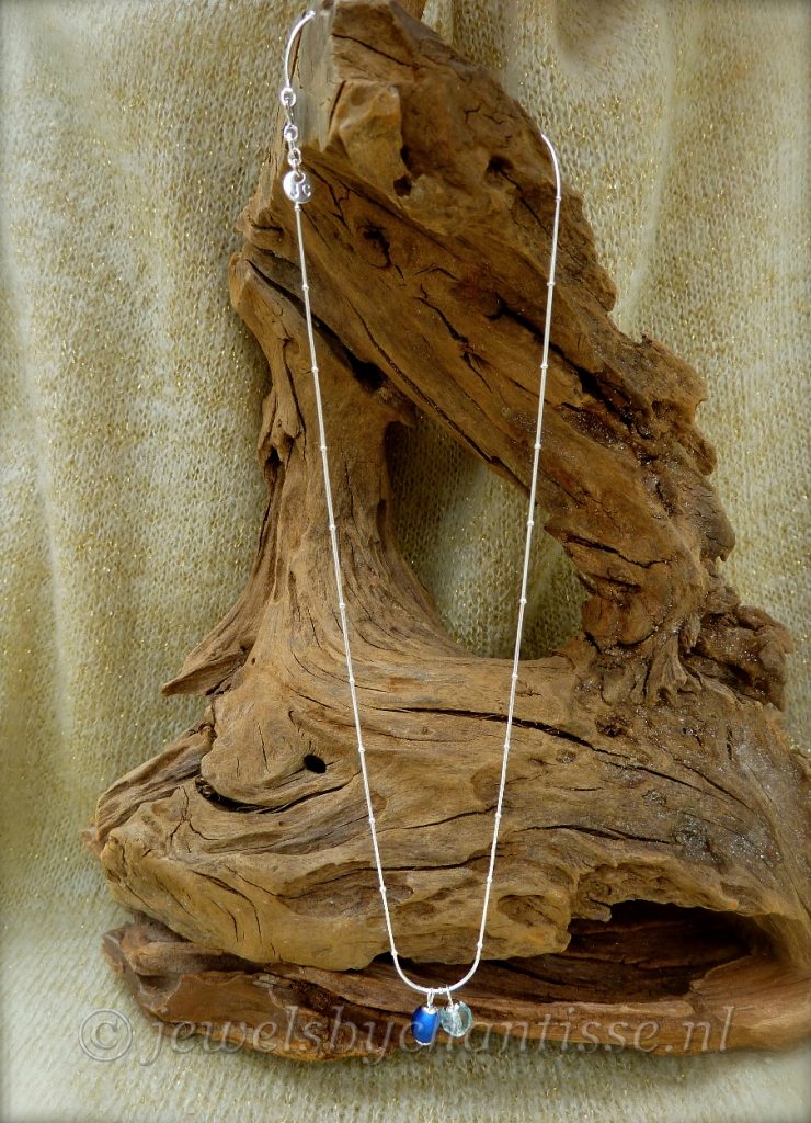 Zilveren Kettinkje met Pareltje en Klein Kristal