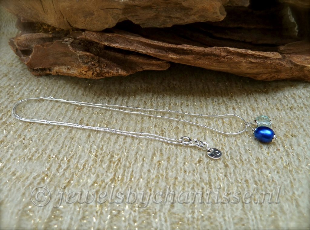 Zilveren Kettinkje met Pareltje en Klein Kristal