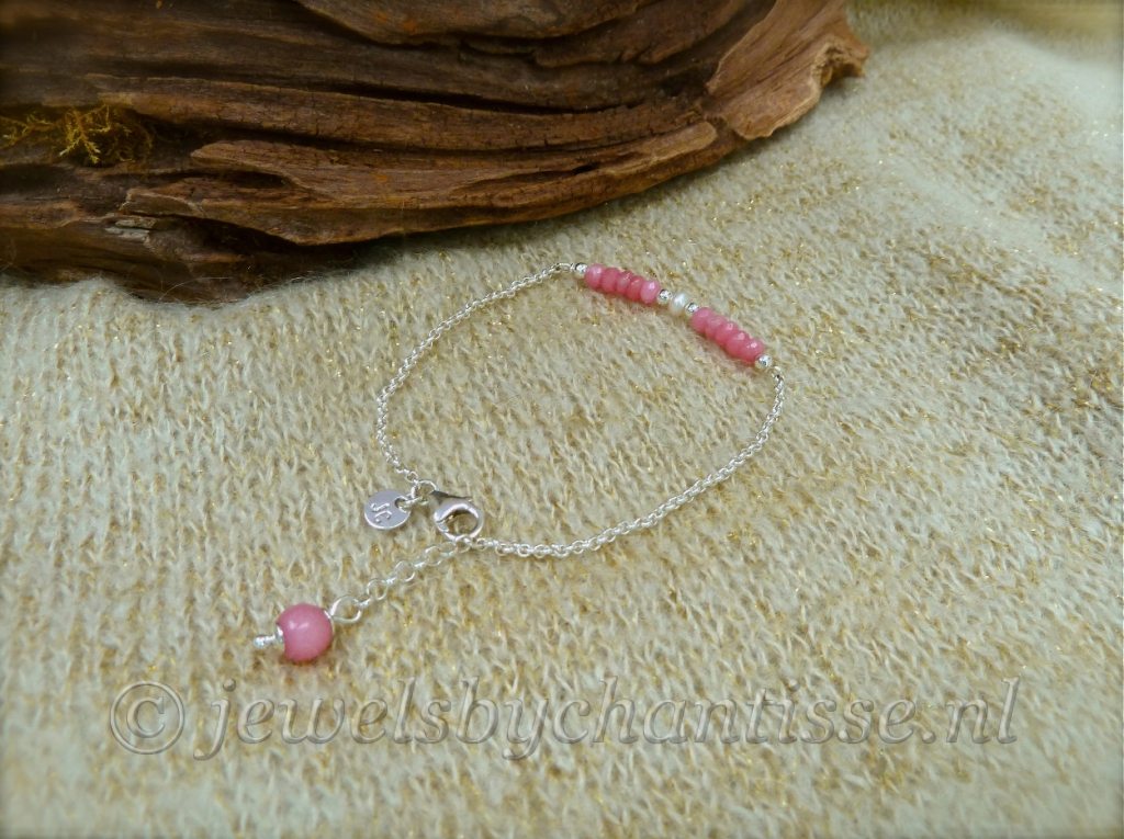 Zilveren Armbandje met Roze Agaat