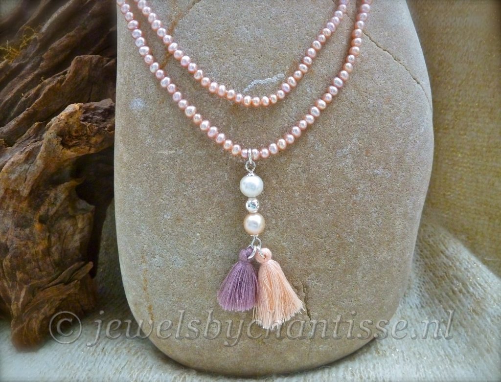 Lange Parelketting met Kwastjes 6 Lange Parelketting met Kwastjes