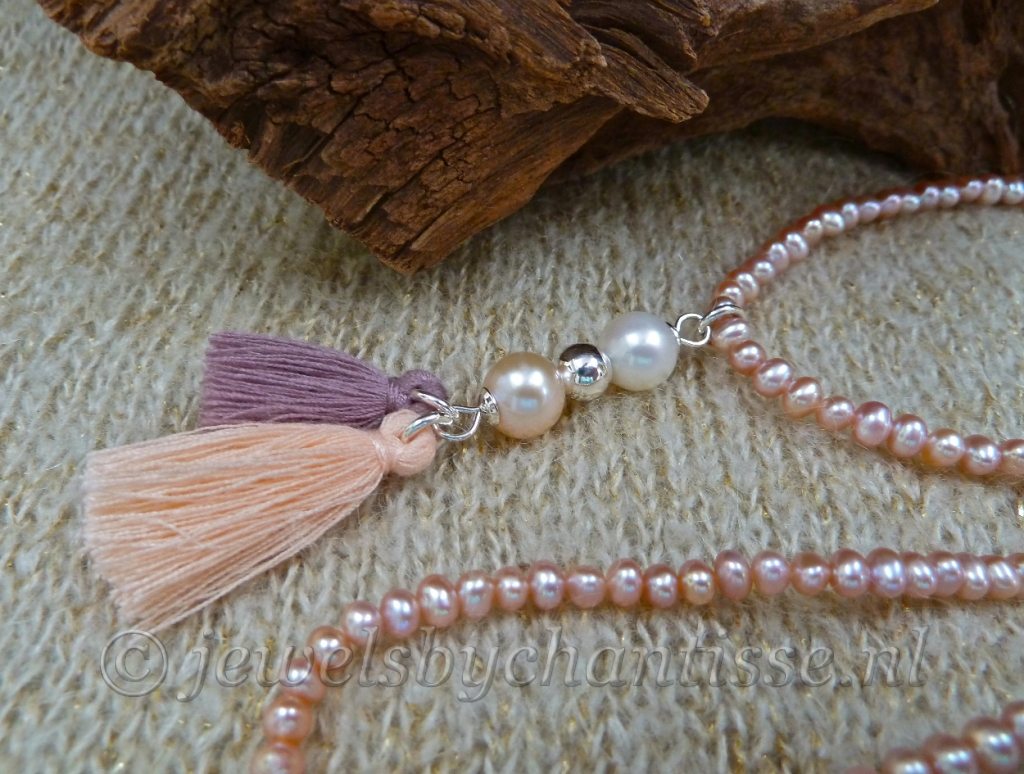 Lange Parelketting met Kwastjes 7 Lange Parelketting met Kwastjes