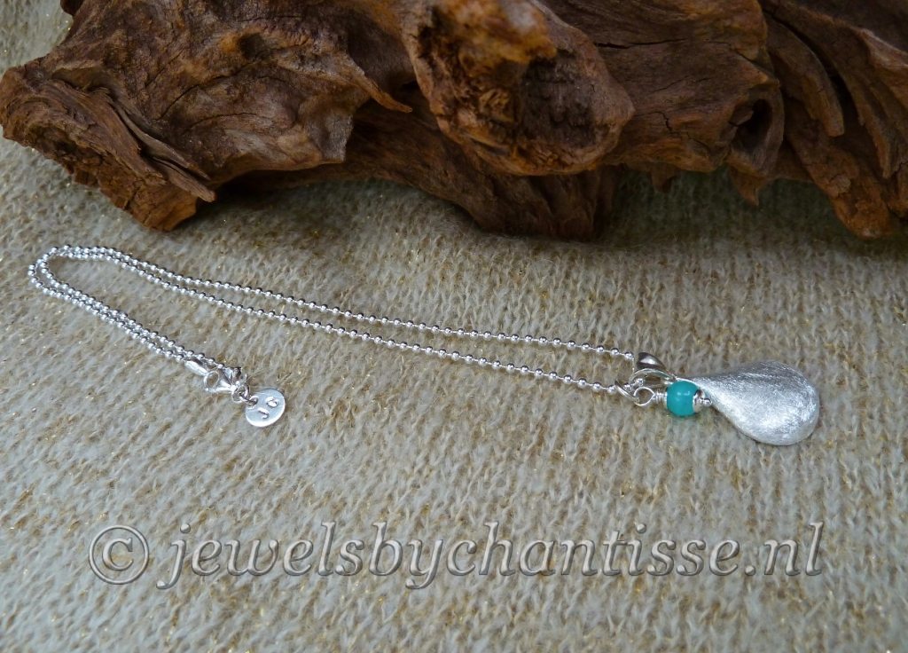 Bolletjesketting met Gesmede Druppel