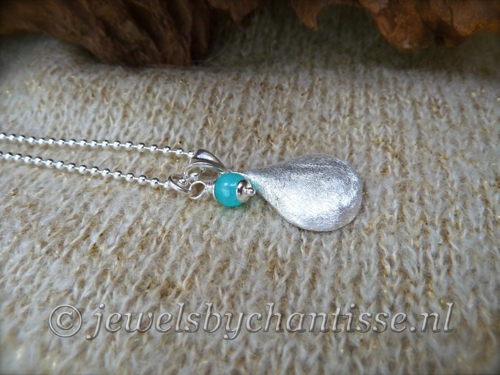 Bolletjesketting met Gesmede Druppel