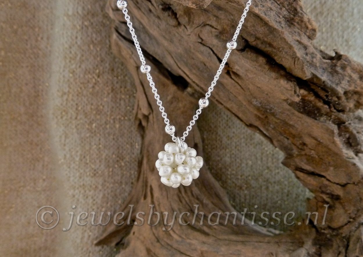 Zilveren Armband met Zoetwaterparels 2 Zilveren Armband met Zoetwaterparels