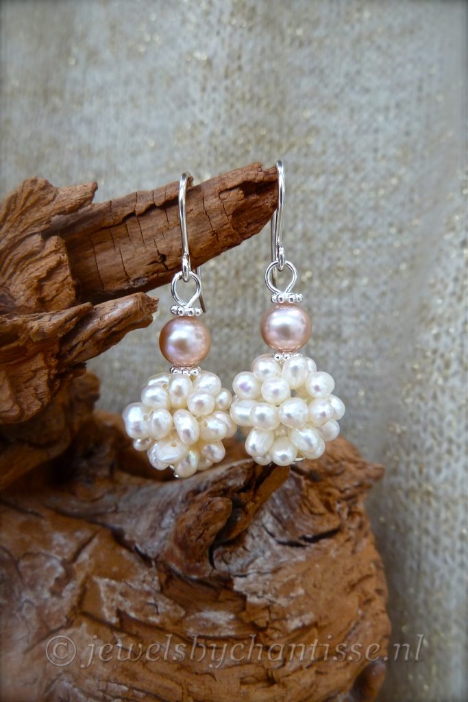 Zilveren Oorbellen met Parelbolletjes 2 Zilveren Oorbellen met Parelbolletjes