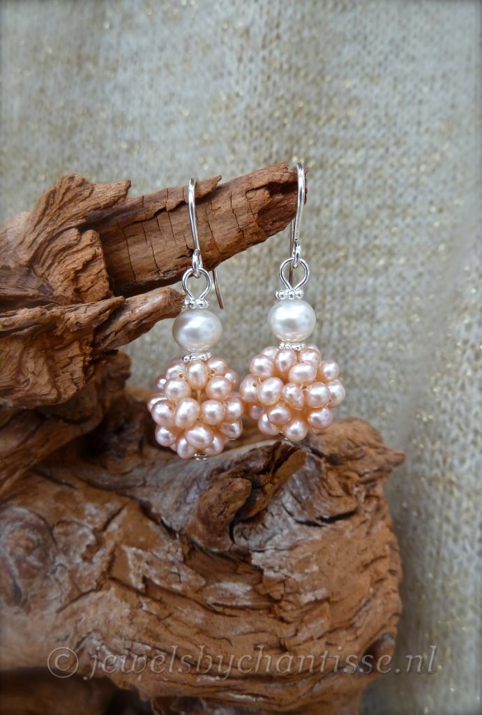 Zilveren Oorbellen met Parelbolletjes