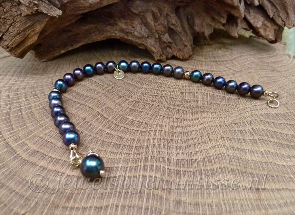 Gouden Zwarte Parelarmband