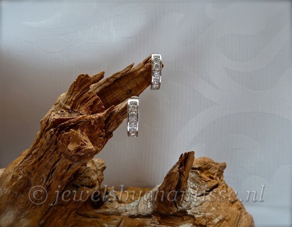 Zilveren Creolen met Zirconia en Lapis Lazuli