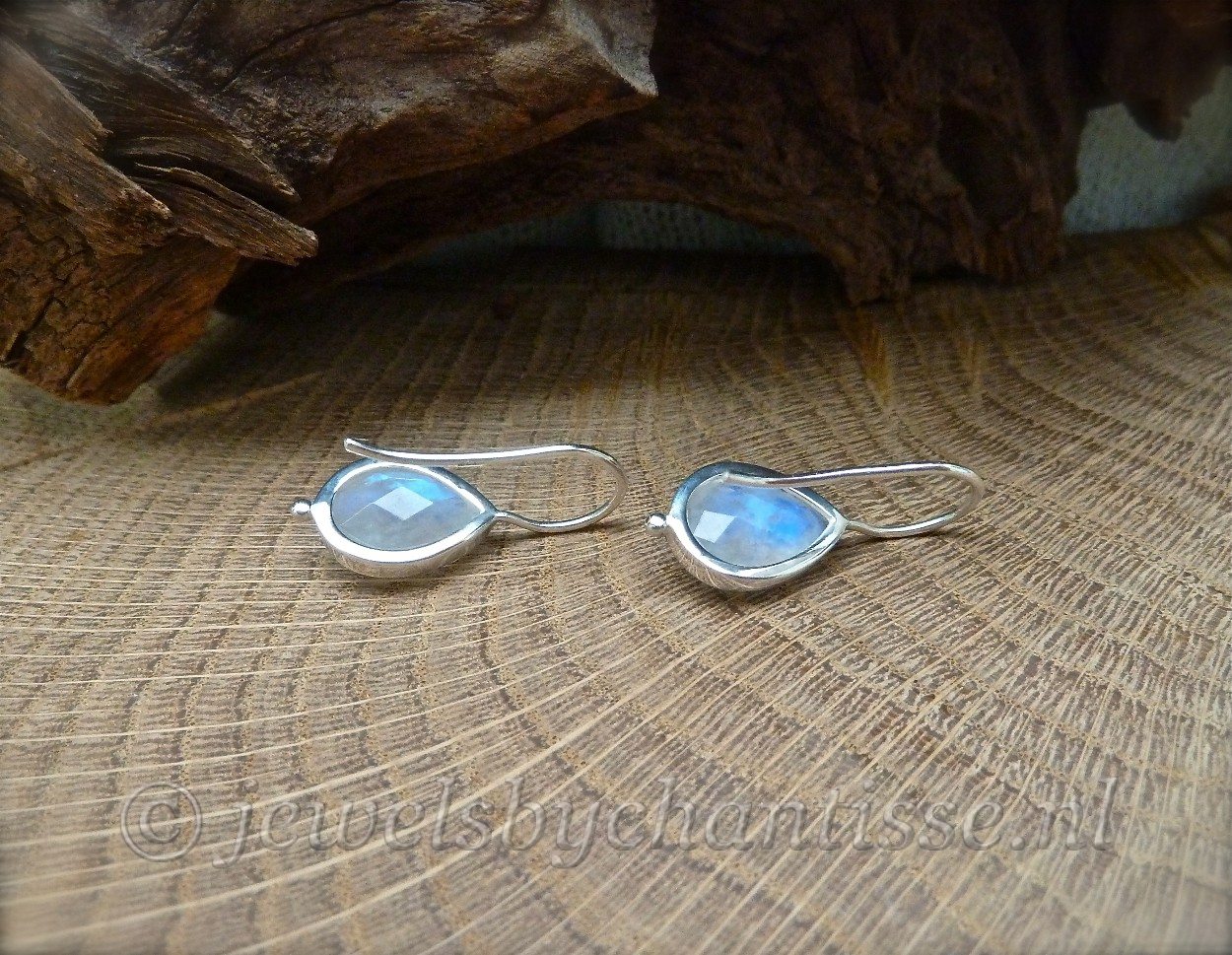 Zilveren Oorbellen met Maansteen