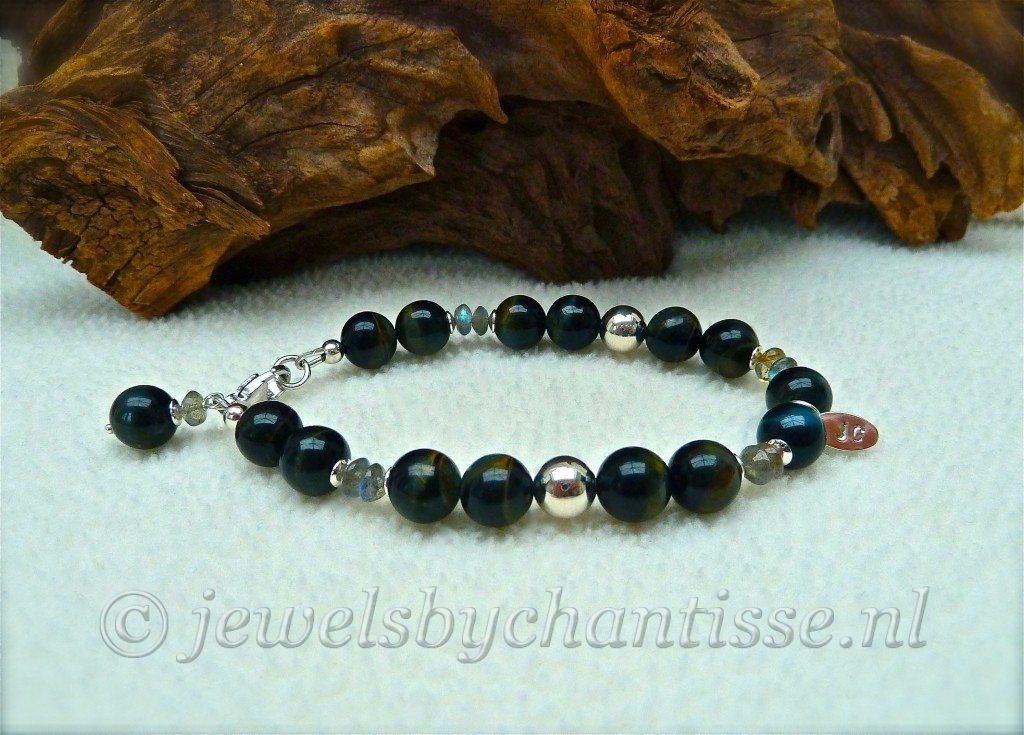 Zilveren Armband met Valkenoog 3 Zilveren Armband met Valkenoog