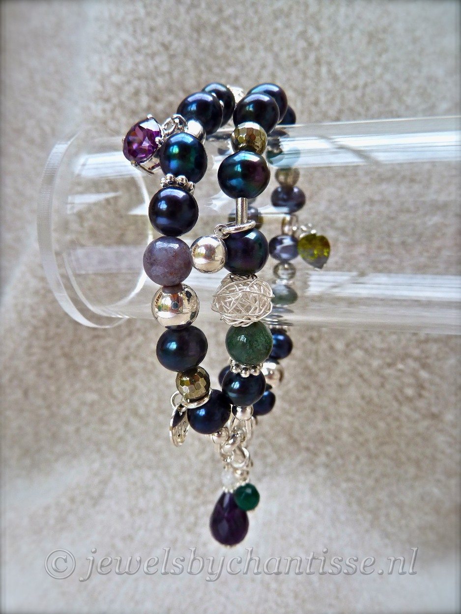 Zwarte Parelarmband met Amethist, Peridoot en Jaspis