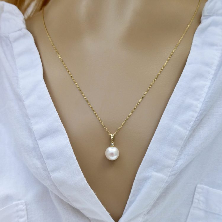 Geelgouden Collier met Parel en Brilliant